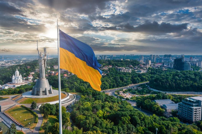 Алгоритми й антенні вежі: як мобільний трафік допоміг порахувати реальне населення Києва